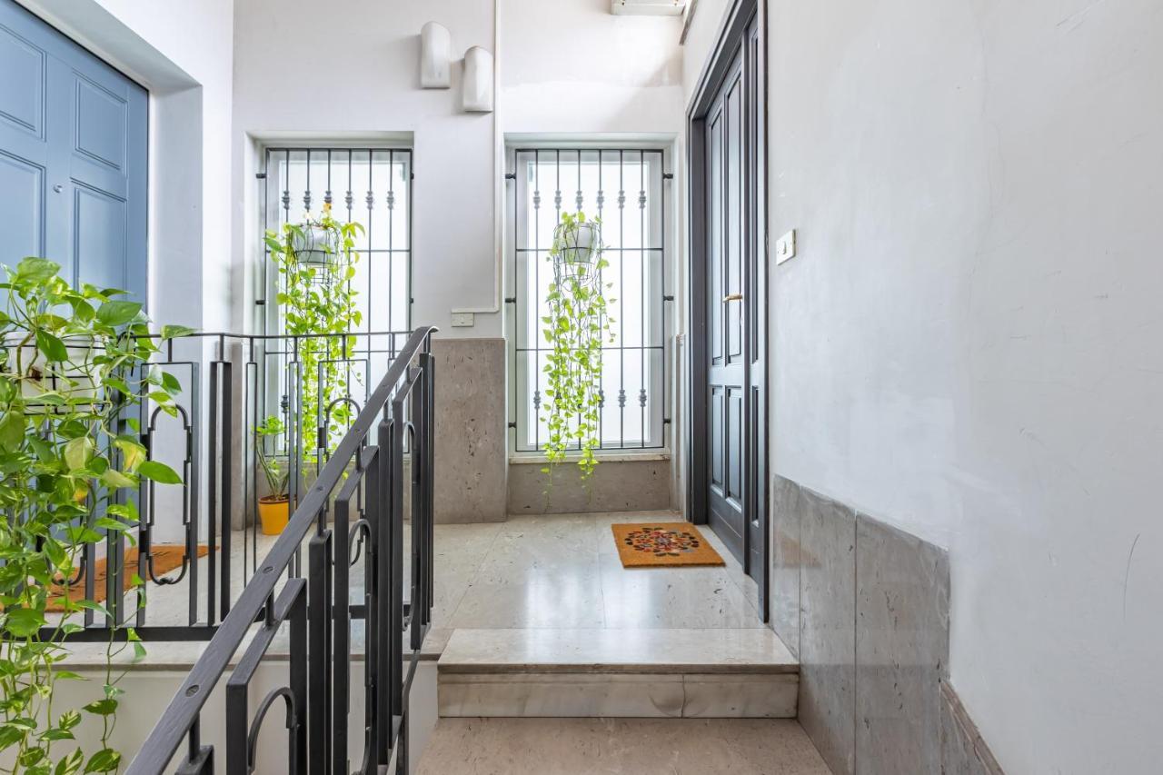 The Roof Apartment - Citycenter - By Host4U ปาเวีย ภายนอก รูปภาพ